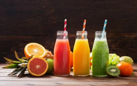 آب پرتقال خالص پاکتی با رنگ طبیعی